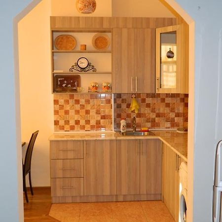 Apartment On Aleksandr Pushkin Street Tbilisi Exterior photo