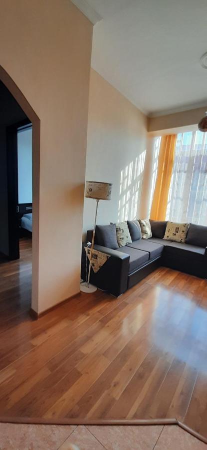 Apartment On Aleksandr Pushkin Street Tbilisi Exterior photo
