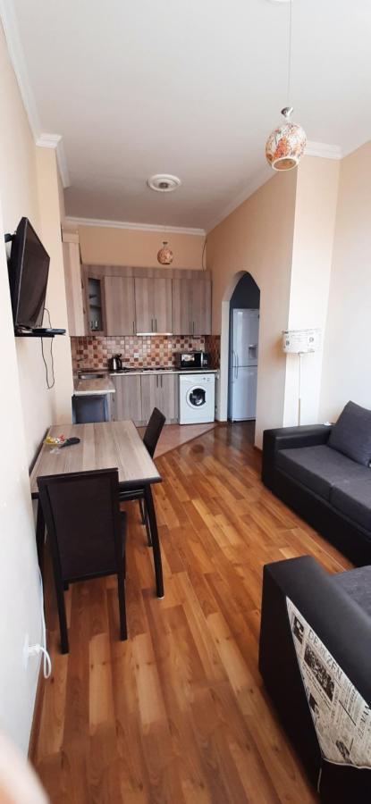 Apartment On Aleksandr Pushkin Street Tbilisi Exterior photo